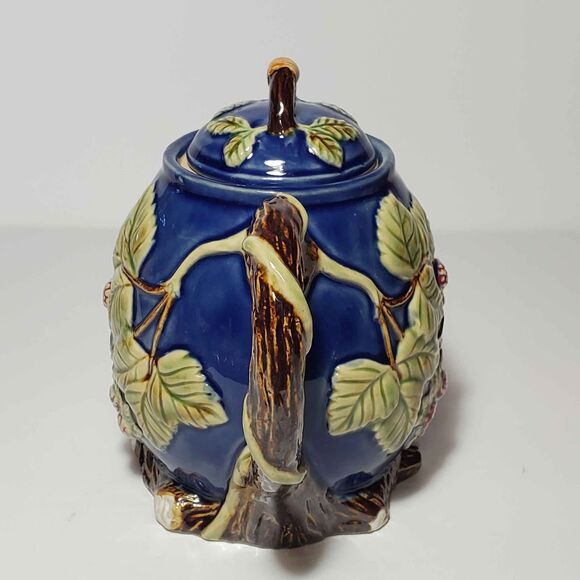 Majolica Teapot Berries Flowers - Picture 5 of 10